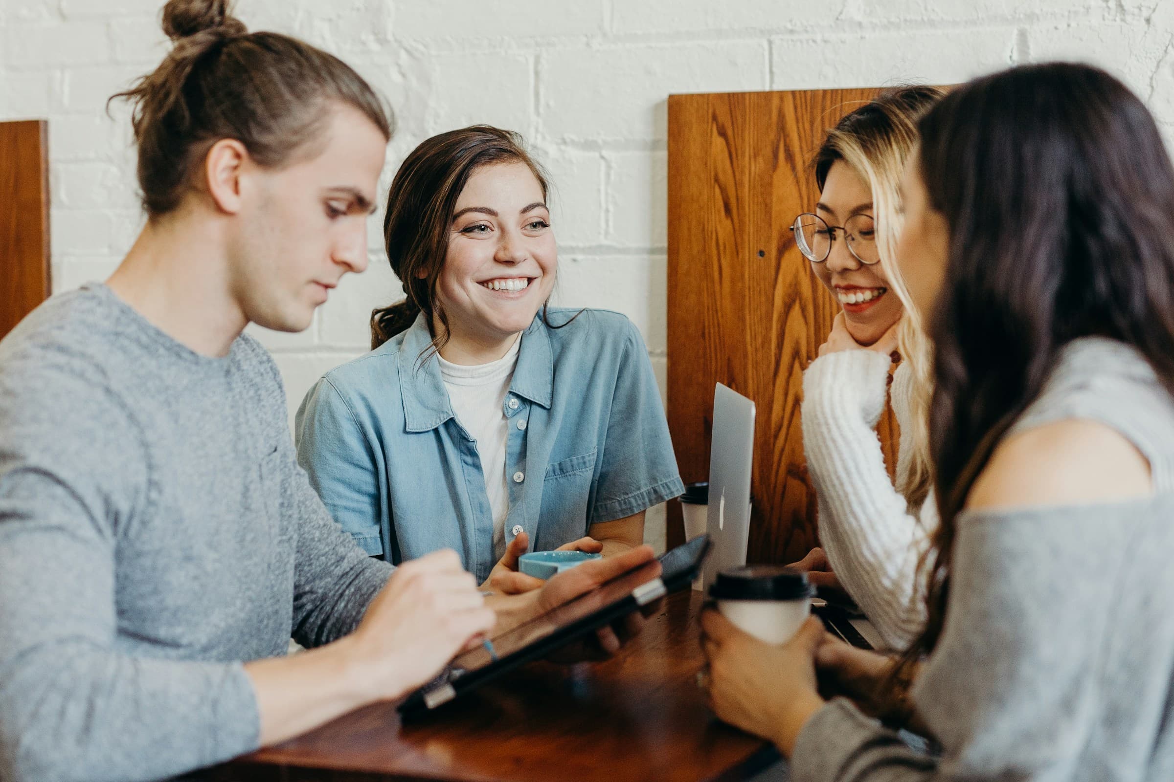 person working hard - AI in B2B eCommerce