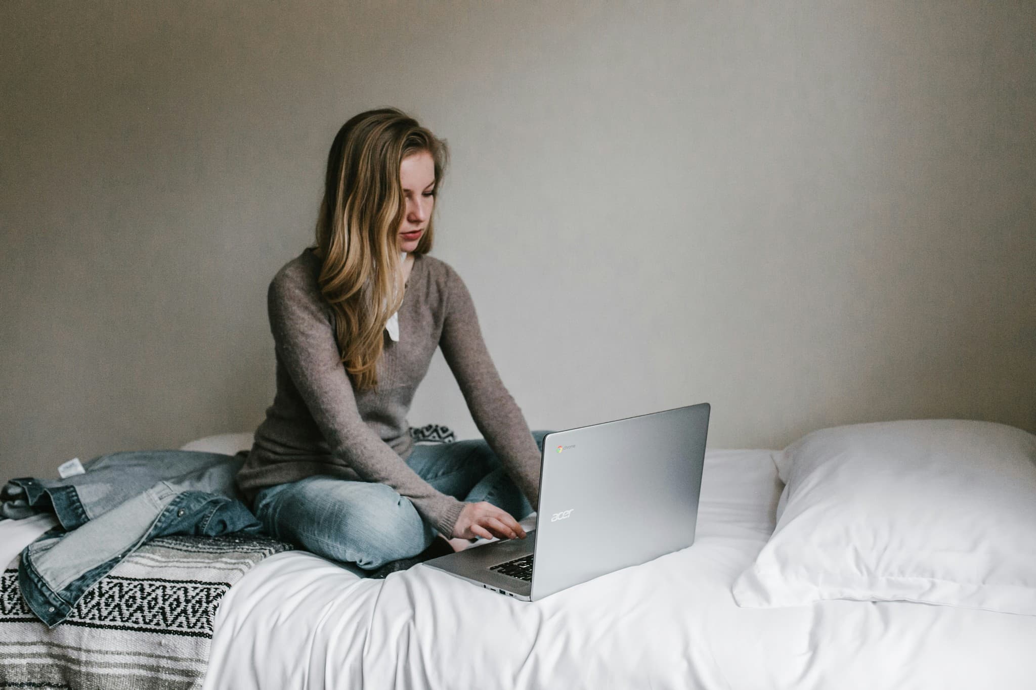 woman working - How to Add Custom Popup in Shopify